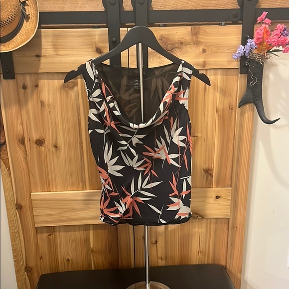 The Limited Black and Pink Sleeveless Tank Top - Picture 1 of 6